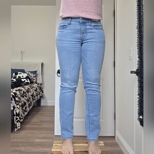 Lucky Brand Light Wash Skinny Jeans in Pale Blue